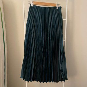 Zara Pleated Skirt in Emerald Green